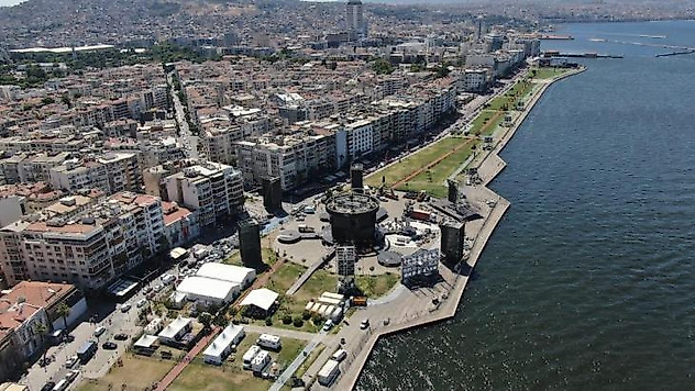 Tarkan konseri Gündoğdu Meydanı'na taşındı