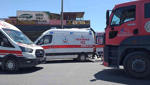 Tarsus'ta trafik kazası: 3 yaralı