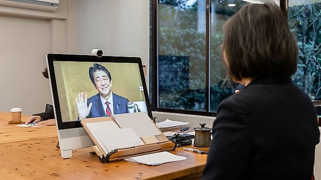 Tayvan Lideri Tsai Ing-wen, Japonya'nın eski Başbakanı Abe ile görüştü