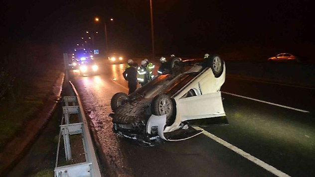 Tekirdağ'da yolcu otobüsüyle çarpışan otomobil takla attı: 1 yaralı