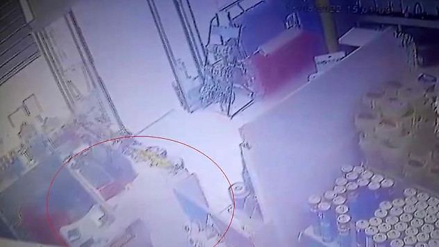 Telefon hırsızı kamerada