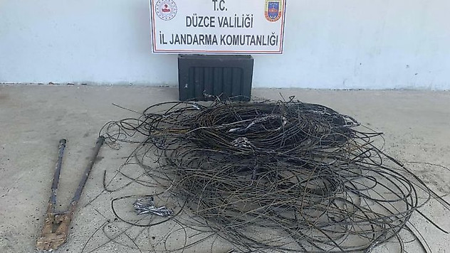 Telefon kablolarını çalan şahıs yakalandı