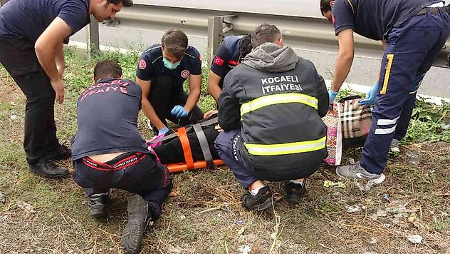 TEM'de otobüs kazası: Çok sayıda yaralı var