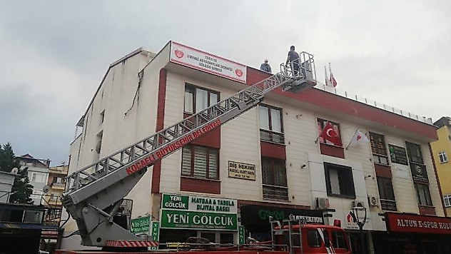 Terasta mahsur kalan 72 yaşındaki emekli astsubayı itfaiye kurtardı