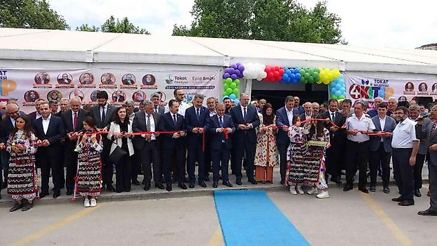 Tokat'ta dev çadırda 1 milyon kitap okuyucularla buluştu