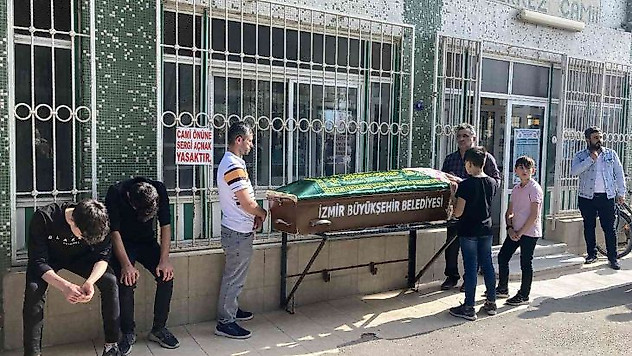 Trafik kazası sonucu hayatını kaybeden genç kız son yolculuğuna uğurlandı