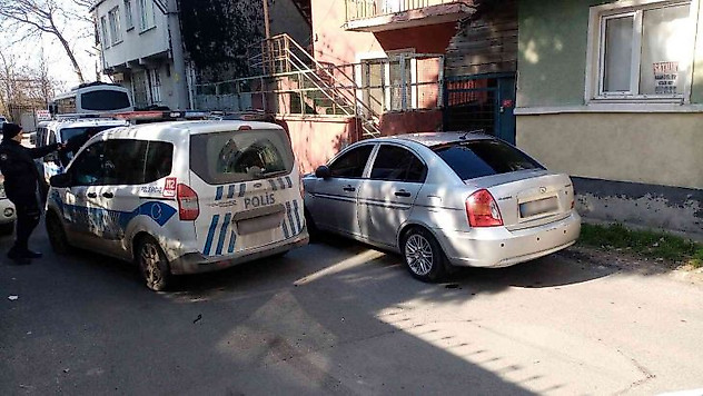 Trafik kurallarını hiçe sayan sürücü kovalamaca sonrası yakalandı