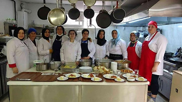 Turizm sezonunda aşçılık kursuna yoğun ilgi
