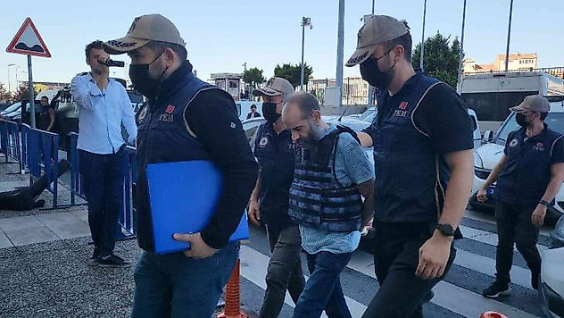 Türkiye'de yakalanan DEAŞ'ın sözde üst düzey yöneticisi adliyeye sevk edildi