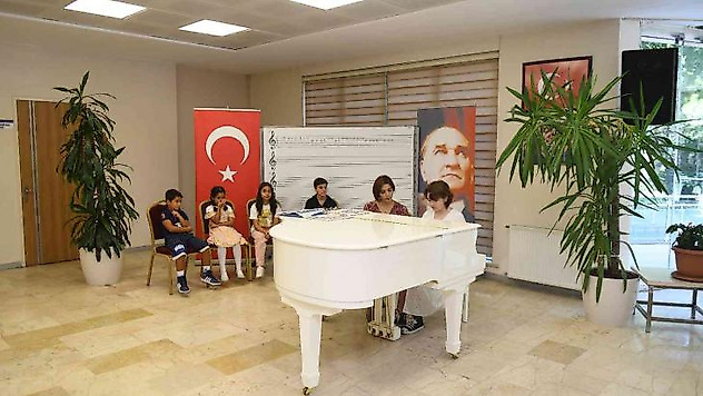 Türkiye'nin piyanistleri bu kursta yetişiyor