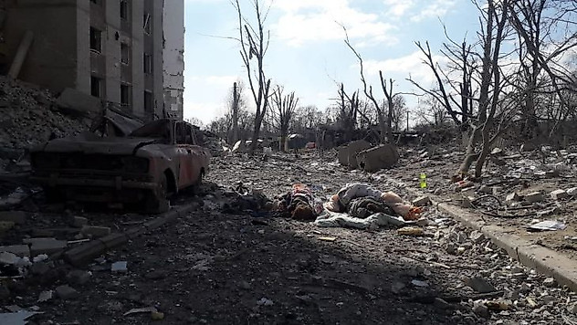 Ukrayna'da 3'ü çocuk 5 kişilik aile enkaz altında can verdi