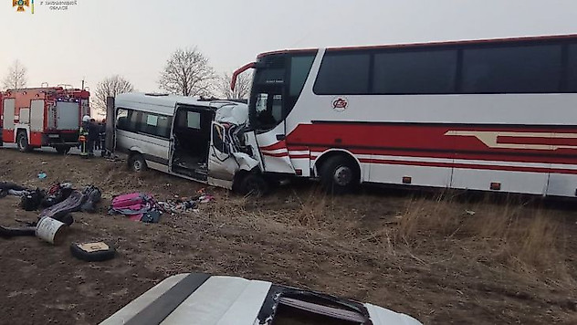 Ukrayna'da tahliye araçları çarpıştı: 7 ölü, 9 yaralı