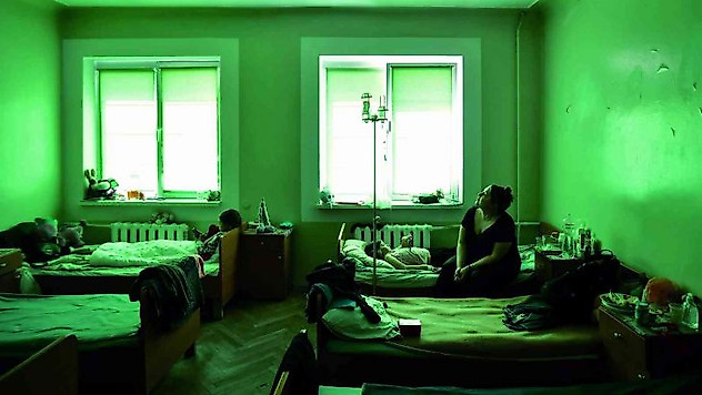 Ukrayna'daki çatışmalarda yaralanan çocuklar Lviv'deki hastaneye getirildi