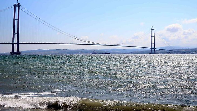 Ukrayna'dan yola çıkan Kuru yük gemisi 'Razoni' Çanakkale Boğazı'ndan geçti