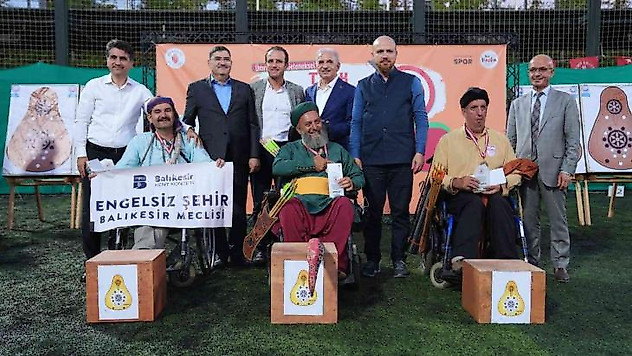 Ümraniye'de 6. Geleneksel Türk Okçuluğu Festivali Bilal Erdoğan'ın katılımıyla gerçekleşti