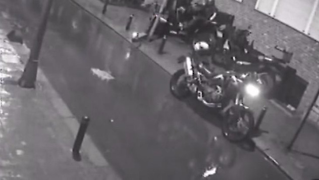 Ünlü şarkıcı Fedon'un yeğenine hırsızlık şoku: 350 bin liralık motosikleti çalındı