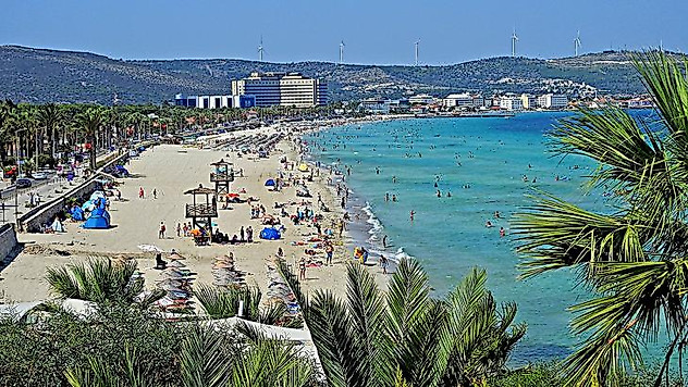 Ünlü tatil merkezi Çeşme'ye bayramda 1 milyonu aşkın kişi bekleniyor