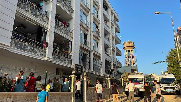Üvey kızını tabancayla öldürüp intihar etti