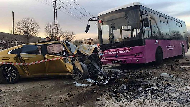 Van'da trafik kazası: 1 ölü, 1 yaralı