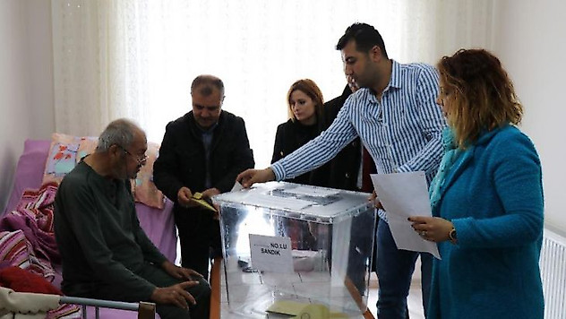 ..Ve seçim barajı yüzde 7'ye düşüyor
