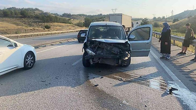 Virajı alamayan otomobil takla attı: 2 yaralı