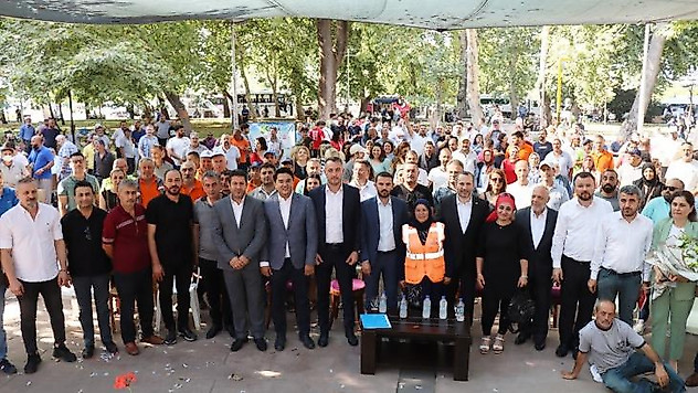 Yalova Belediye işçileri zammı davul zurnayla kutladı