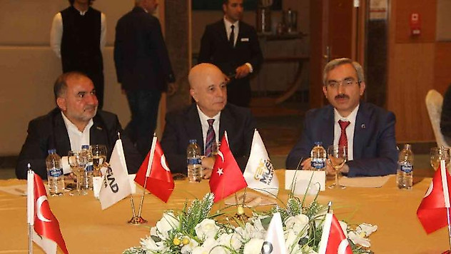 Yıldız Holding CEO'su Mehmet Tütüncü Malatya'da iş dünyası ve üniversiteli gençlerle buluştu