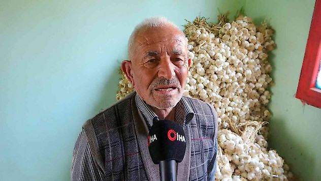 Zabıtanın tartısını aldığı seyyar satıcı İHA'ya konuştu: 'Görevini yapan memur da emir kulu'