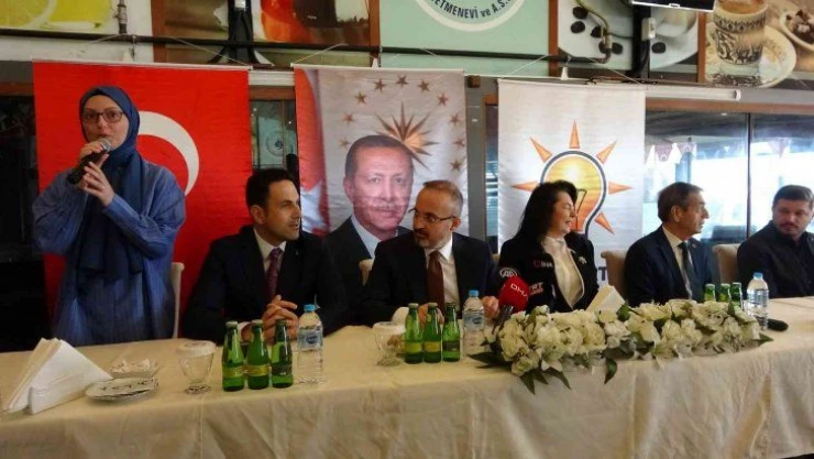 '2023, Çanakkale'ye dünyanın en büyük köprüsünü yapanlarla köprüyü sadece polemik konusu yapıp oradan bizi denize dökeceğini düşünen dangalakların seçimi olacak'