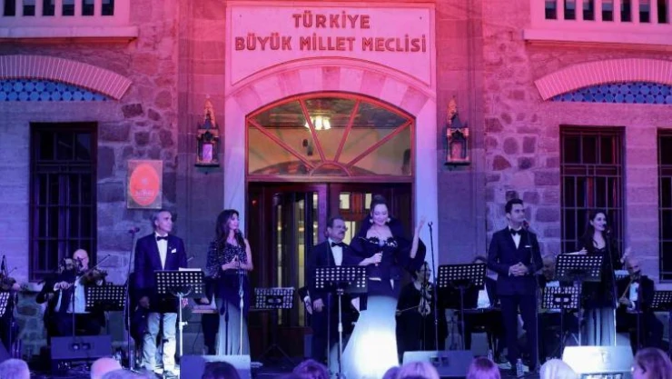 Ankara Devlet Klasik Türk Müziği Korosu, Cumhuriyet Müzesi'nde konser verdi