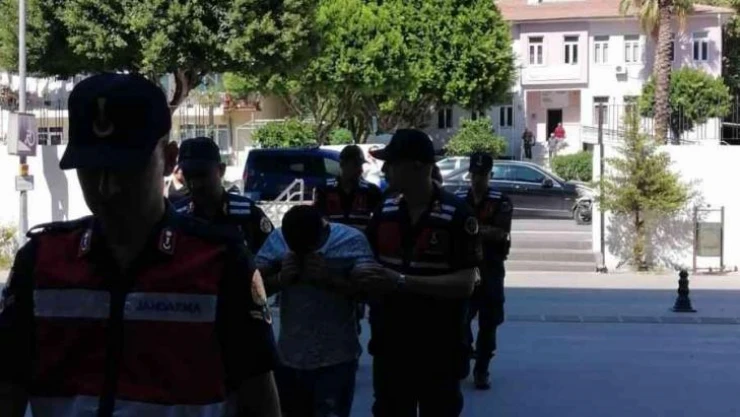 Anne ve kızına zorla fuhuş yaptıran 3 kişi tutuklandı