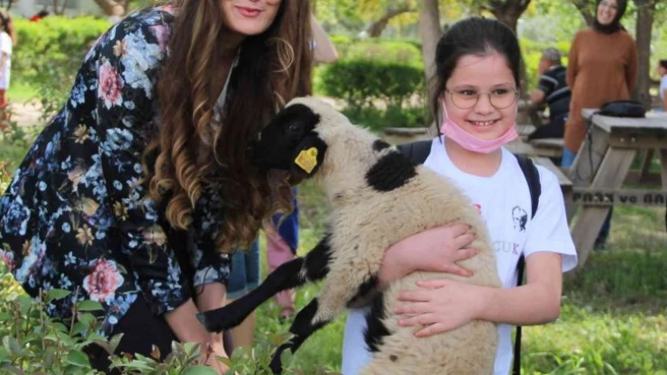 Antalya'da çocuklar tarımı ve hayvancılığı uygulamalı öğrendi