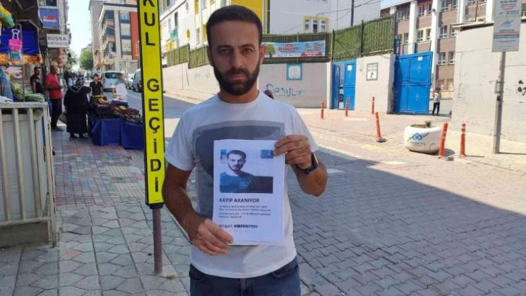 Antalya'dan geldi sokak sokak dolaşıp kayıp kardeşini arıyor