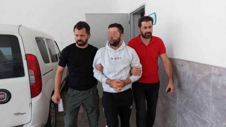 Babasıyla tartışan eniştesini sırtından bıçaklad