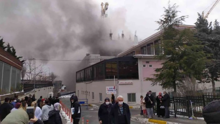 Bağcılar Eğitim ve Araştırma Hastanesi'nde yangın paniği