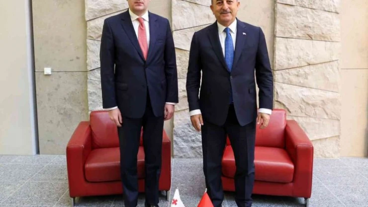 Bakan Çavuşoğlu, Gürcistanlı mevkidaşı Darchiashvili ile görüştü