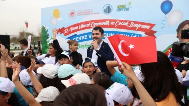 Bakan Kurum, 'Çevre ve Çocuk Şenliği'nde çevre müfettişi çocuklarla buluştu