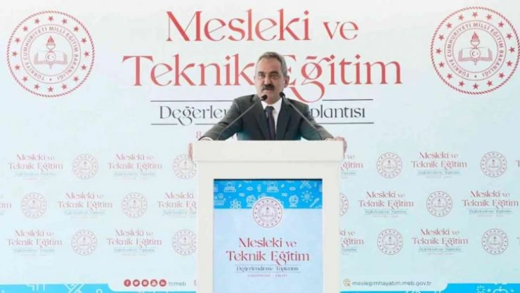 Bakan Özer: 'İstanbul'da tüm OECD ülkelerinin katımıyla mesleki eğitim zirvesi olacak'