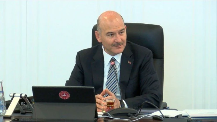 Bakan Soylu: 'Ne Türkiye Cumhuriyeti vatandaşlığına geçen yabancıların Türkiye'nin nüfus yapısını değiştirmek gibi bir kabiliyeti söz konusu olabilir, ne bu idarenin ve devletin, hükümetin, ülkenin nüfus projeksiyonunu başıboş bırakması söz konusu olabili