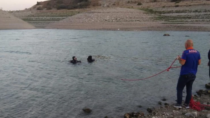 Balık tutmak için gittiği baraj gölünde boğuldu