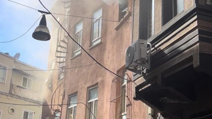 Beyoğlu'nda otelde yangın paniği