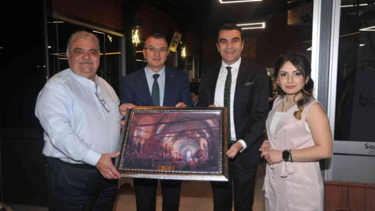 Bursa'da basın mensupları iftarda buluştu