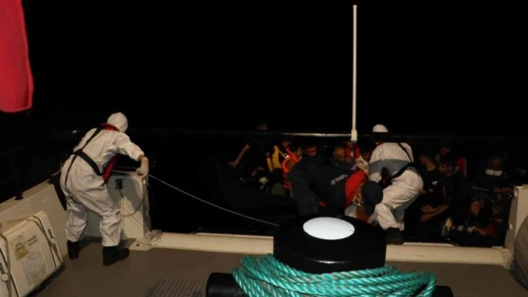 Çanakkale açıklarında 45 düzensiz göçmen yakalandı