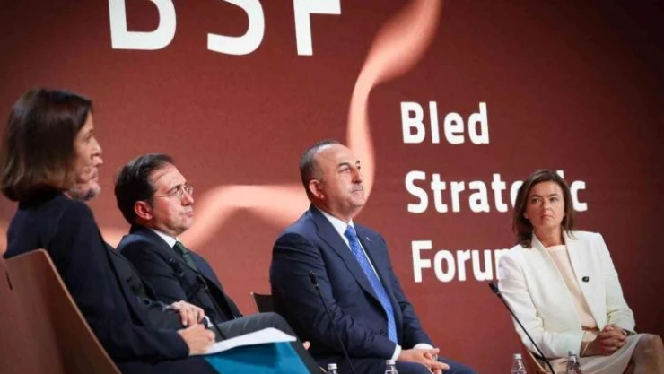 Çavuşoğlu: 'Ukrayna'nın toprak bütünlüğünün garanti altına alınması lazım'