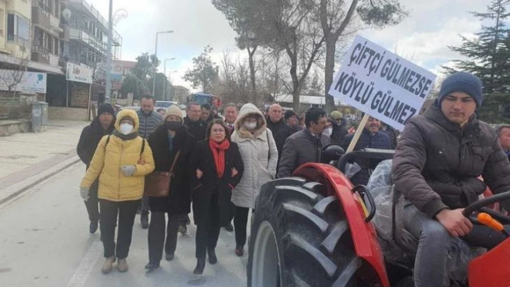 CHP'li Karaca üreticilerin traktörlü protestosuna katıldı