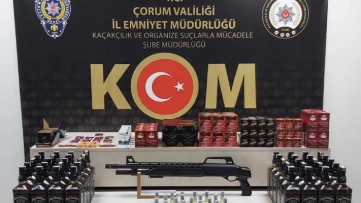 Çorum'da ruhsatsız silah, kaçak sigara ve içki operasyonu