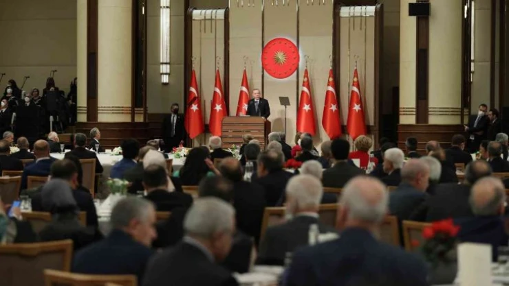Cumhurbaşkanı Erdoğan: 'Sizleri bir kez daha saflarımızı sıklaştırmaya özellikle davet ediyorum'