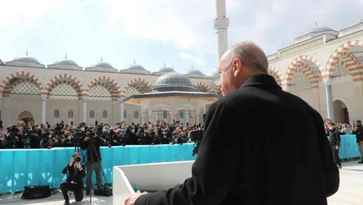 Cumhurbaşkanı Erdoğan: 'Türkiye, kitap üretimi ve sektörün büyüklüğü bakımından Uluslararası Yayıncılık Birliği içinde ilk 10'da yer alan bir yere gelmiştir'