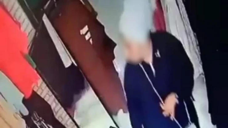 Denemek için giydiği kıyafeti 'ATM'ye gidiyorum' diyerek çaldı