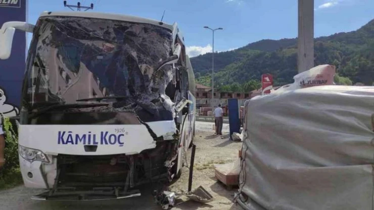 Devrek'te trafik kazası: 3 yaralı